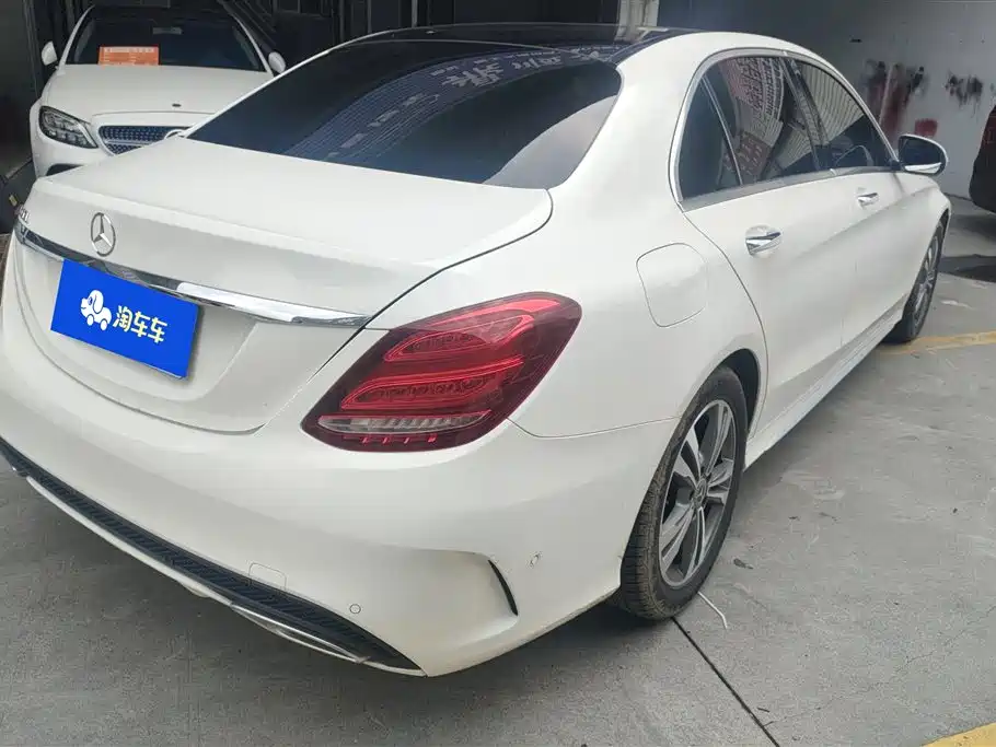 Mercedes-Benz C-Class 2016 C 200 L Sport фото 3