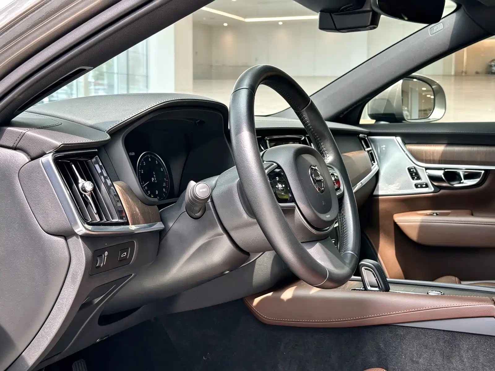 Photo 21 - Volvo V90
