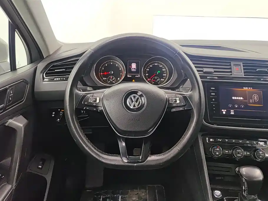 Volkswagen Tiguan L 2019 330TSI Automatic 2WD Smart Luxury Edition China VI фото 15