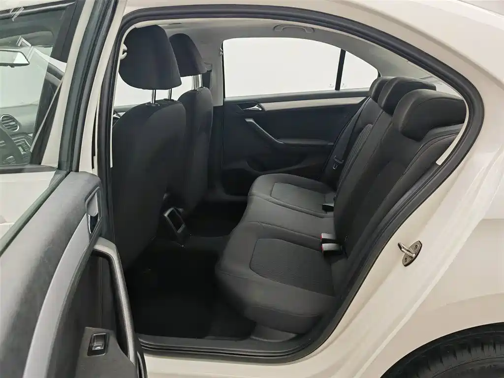 Volkswagen Jetta 2015 Value Edition 1.6L Manual Comfort фото 15