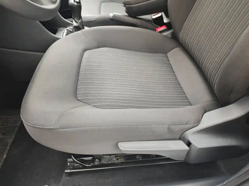 Volkswagen Jetta 2015 Value Edition 1.6L Manual Comfort фото 20