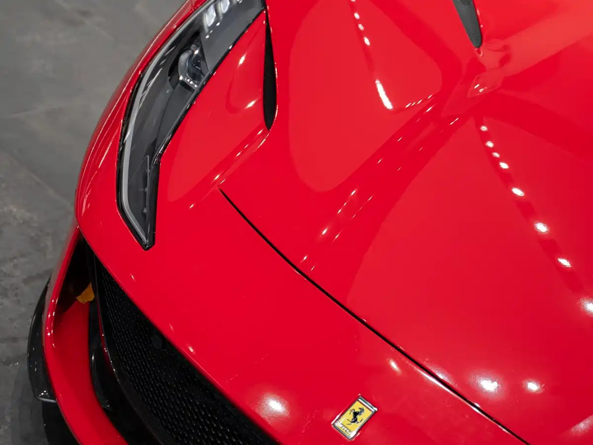 FERRARI 812