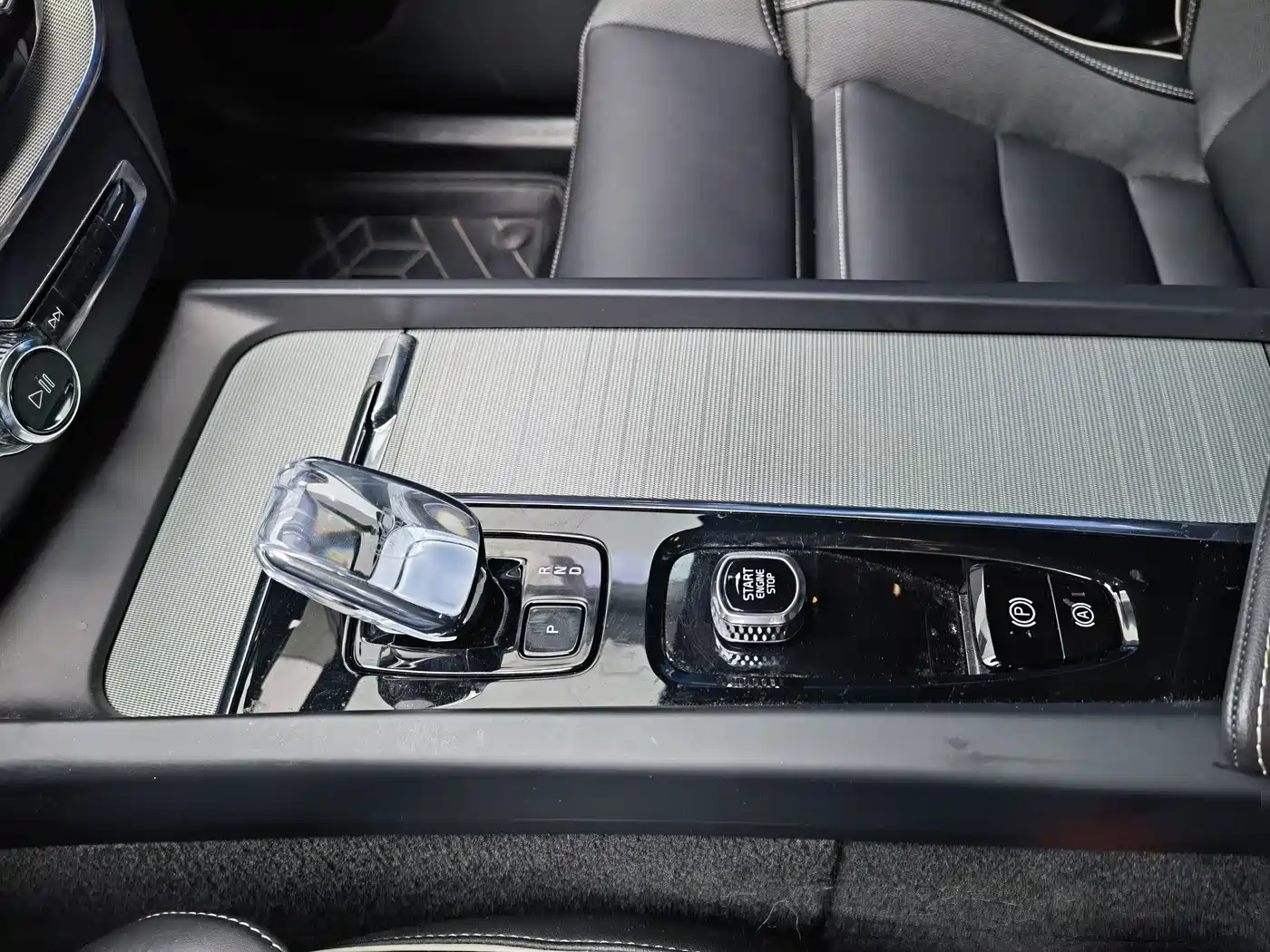 VOLVO XC60 PLUG IN HYBRID