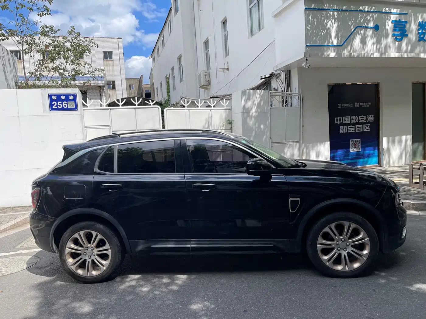 Lynk & Co 01 2017 2.0T 2WD Pro Version фото 4