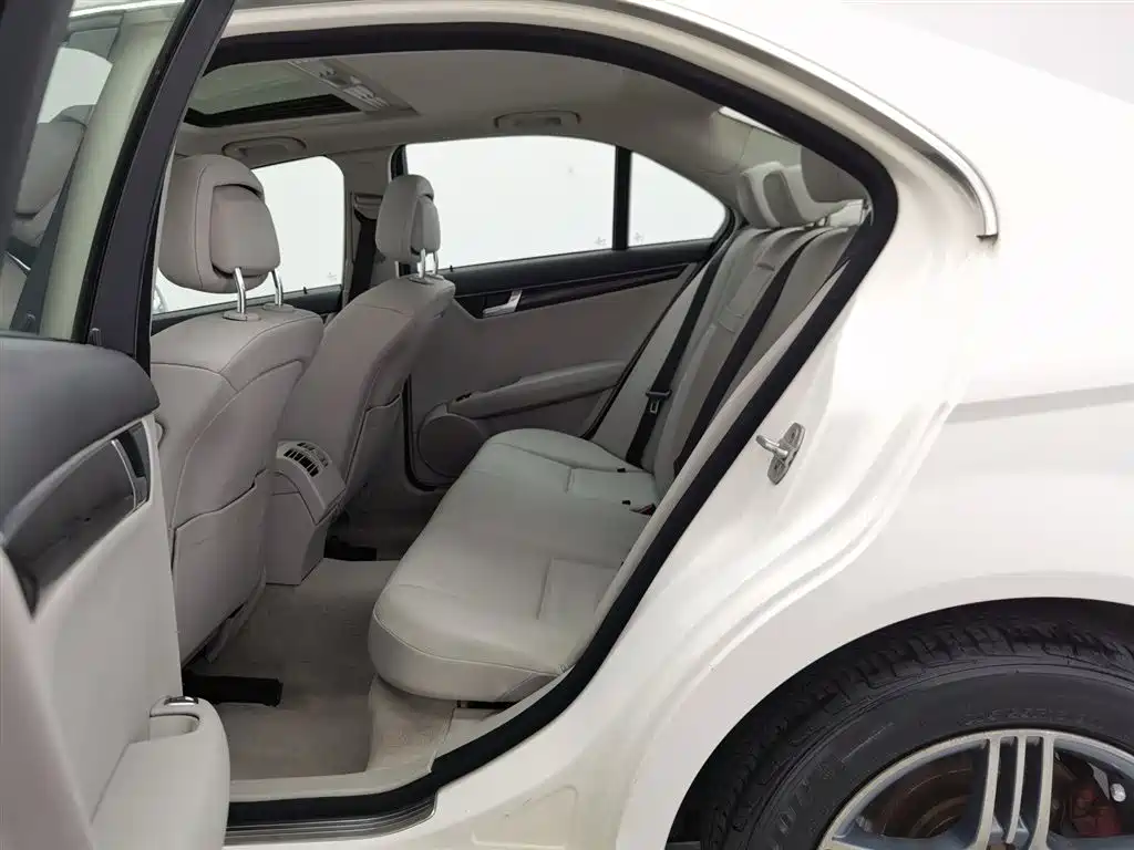 Mercedes-Benz C-Class 2010 C 180K Classic фото 15