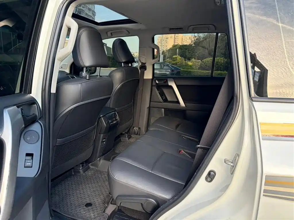Toyota Prado 2016 2.7L Auto Luxury Edition фото 6