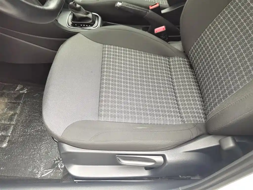 Volkswagen Polo 2016 1.6L Automatic Comfort фото 20