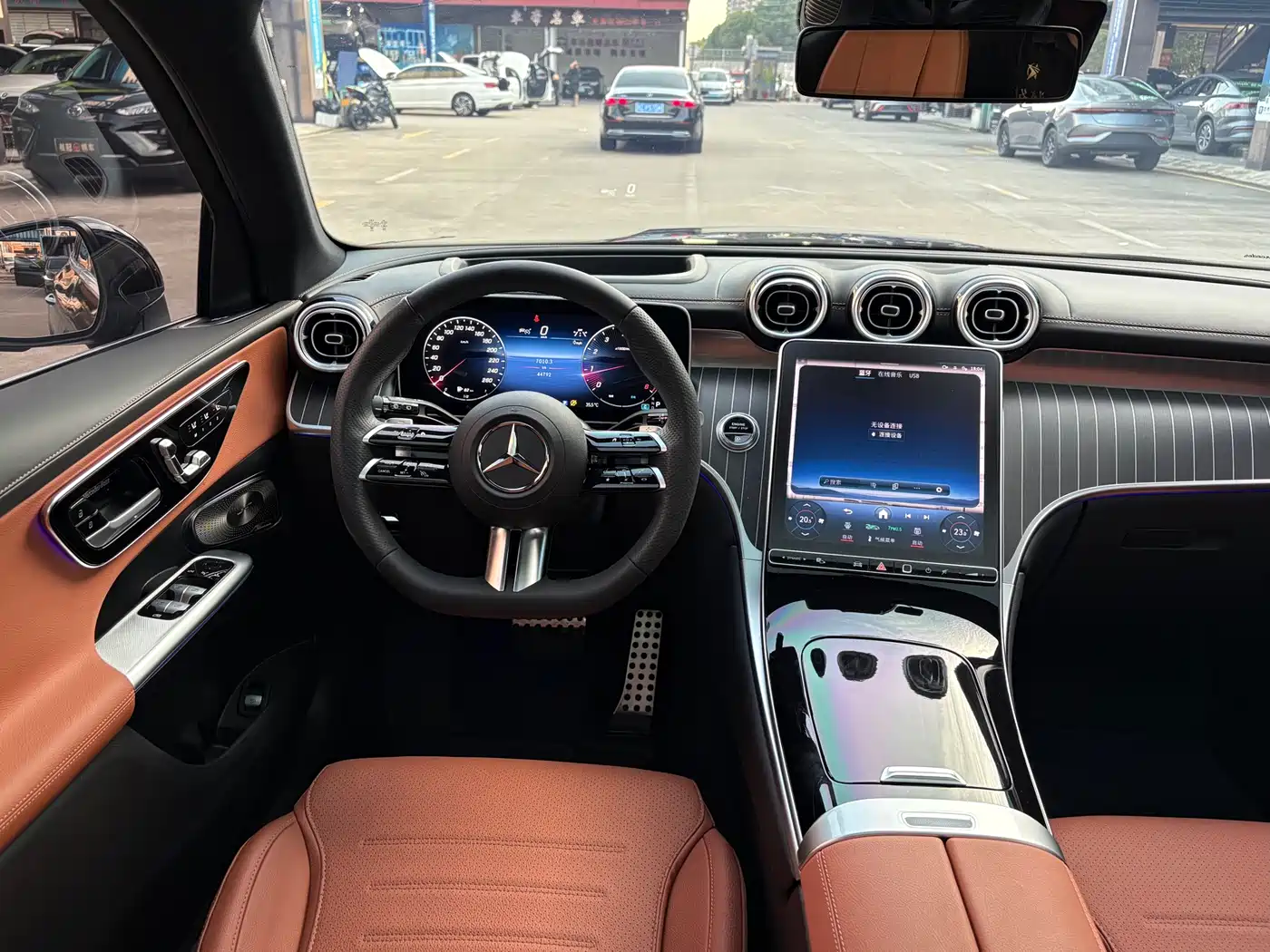 Mercedes-Benz GLC 2023 GLC 300 L 4MATIC Luxury 7-Seater фото 7