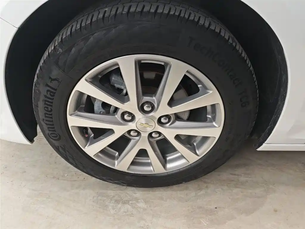 Chevrolet Malibu 2017 1.5T Automatic Luxury Edition фото 23