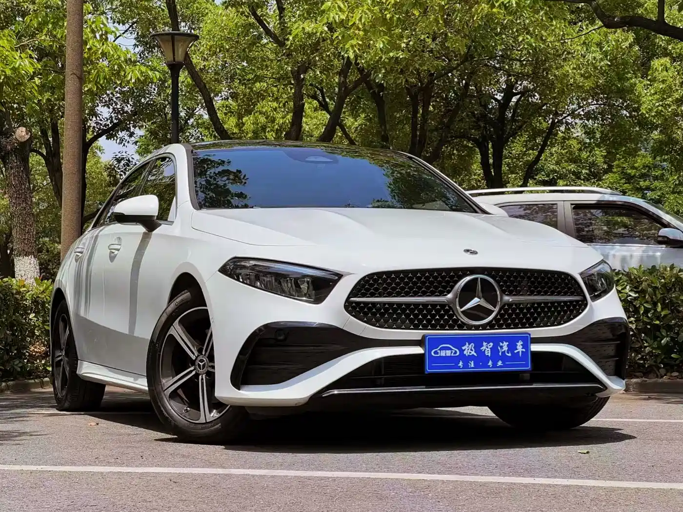 Mercedes-Benz A-Class 2025 A 200 L Fashion Edition фото 9