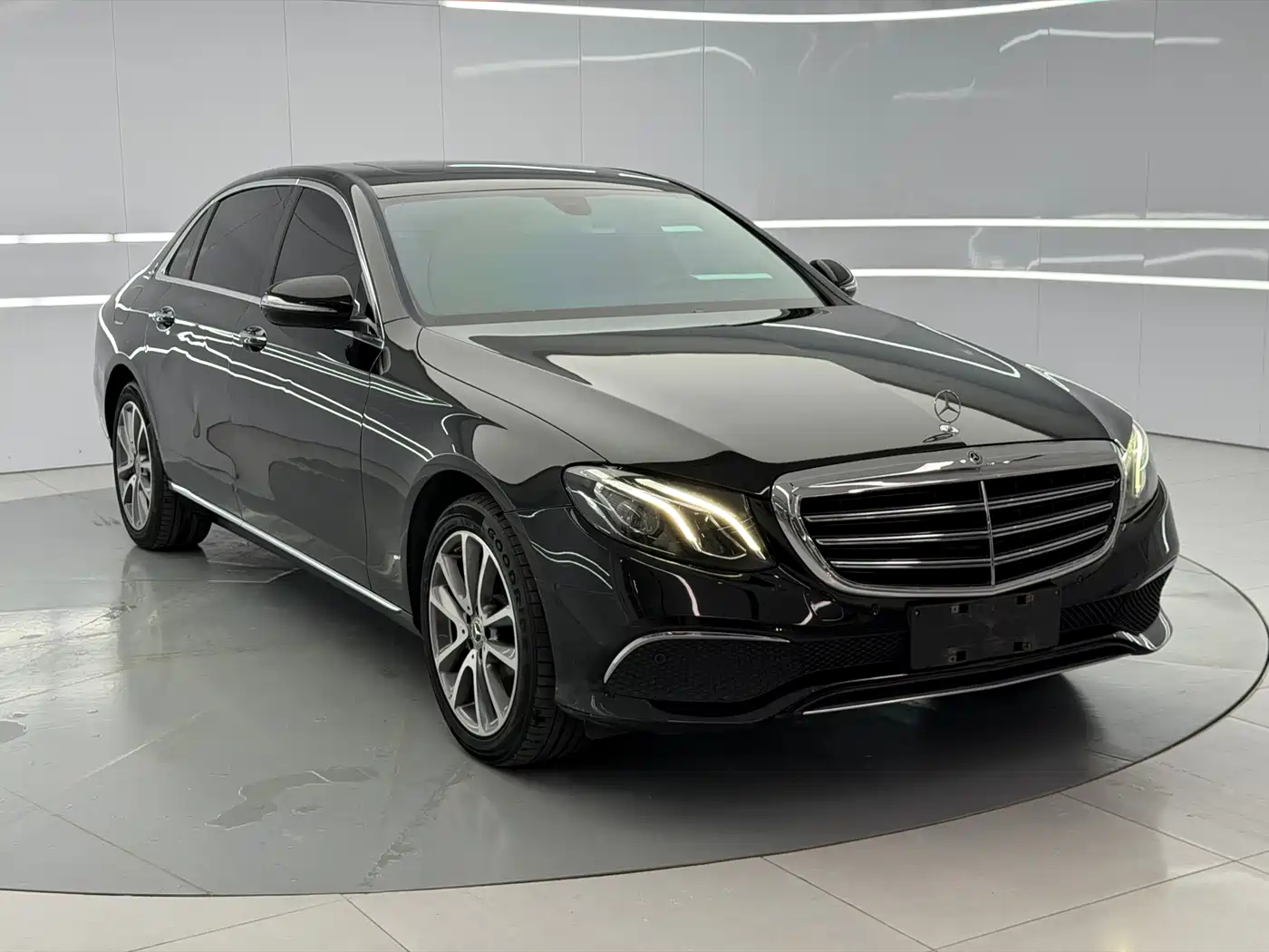 Mercedes-Benz E-Class 2019 E 260 L фото 3
