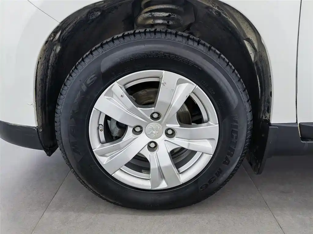 Peugeot 2008 2014 1.6L Automatic Trend Edition фото 17