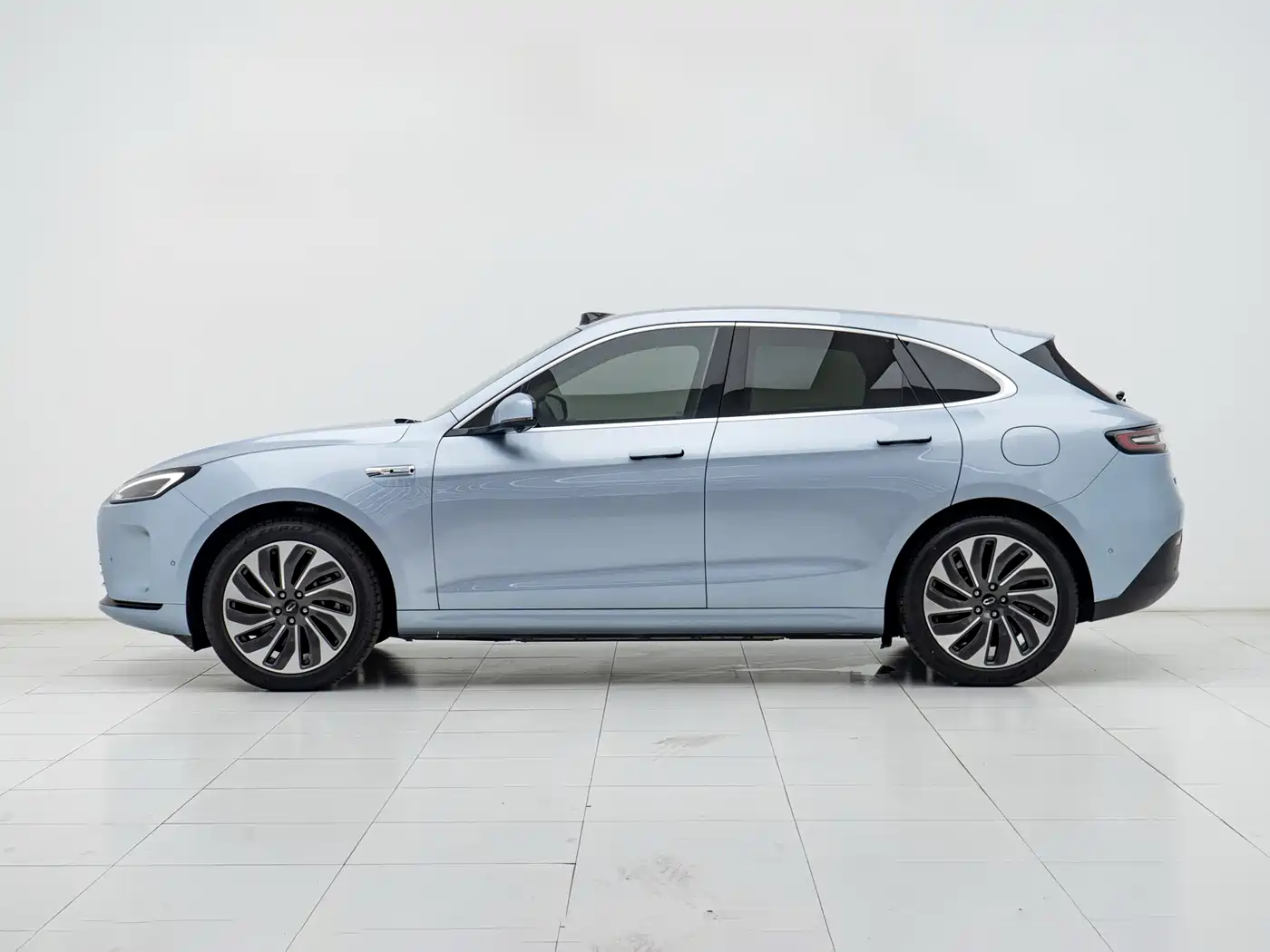 AITO Wenjie AITO M5 2023 Extended Range AWD Smart Drive Edition фото 3