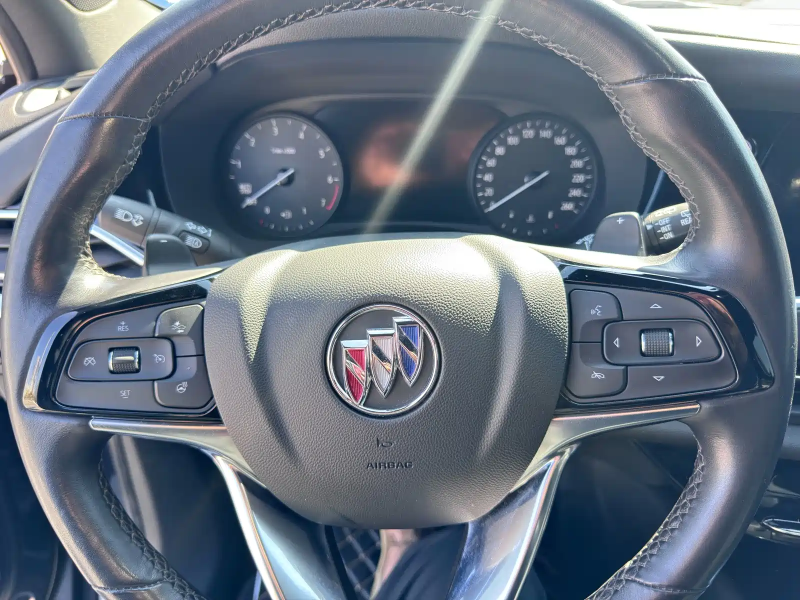 Фото 13 - Buick Enclave