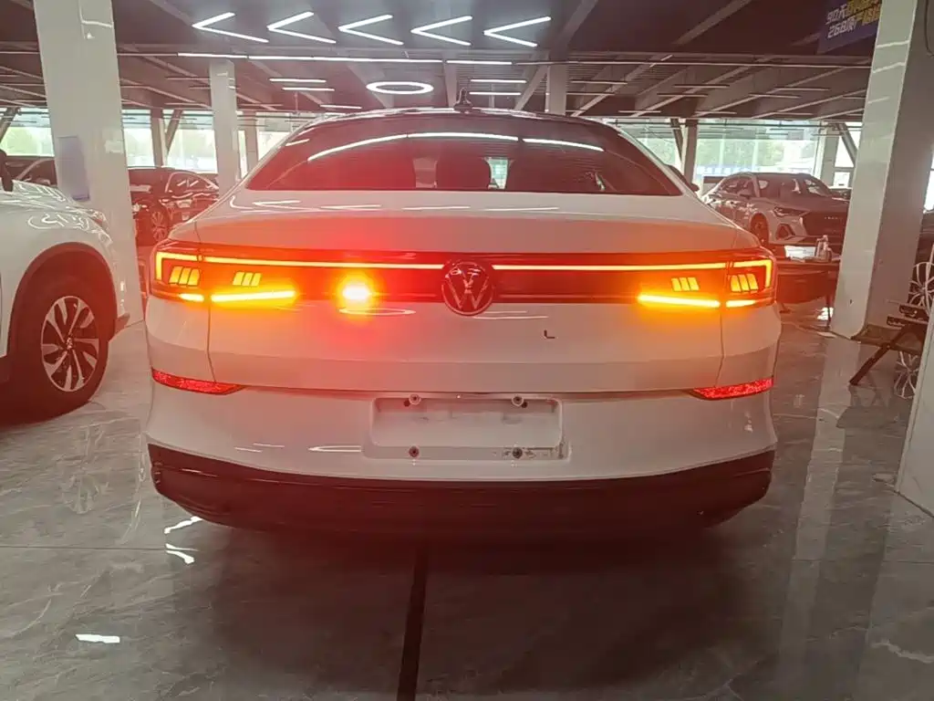 Photo 6 - Volkswagen Lamando