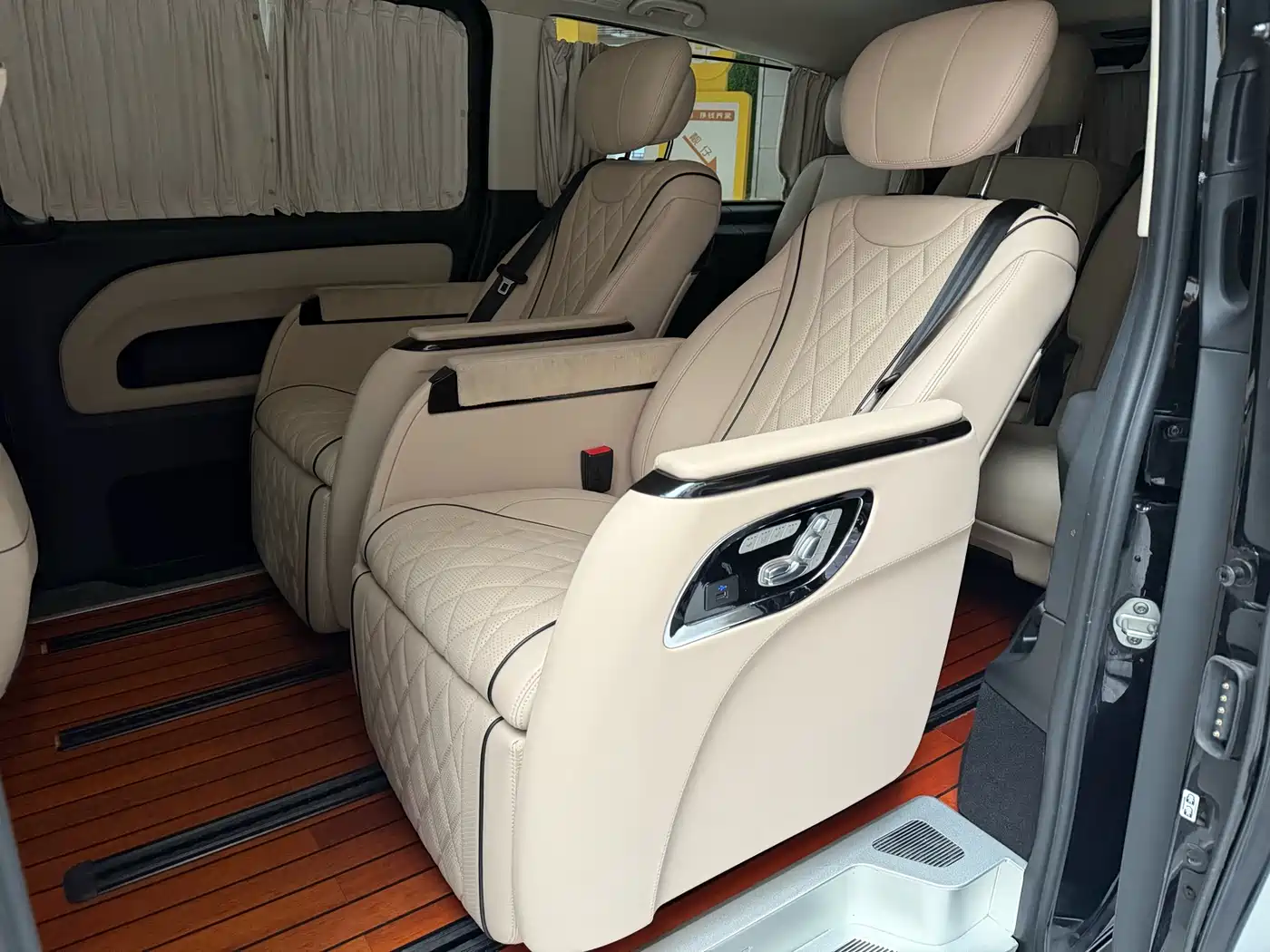 Mercedes-Benz Vito 2020 2.0T Business Edition (7-seater) фото 6
