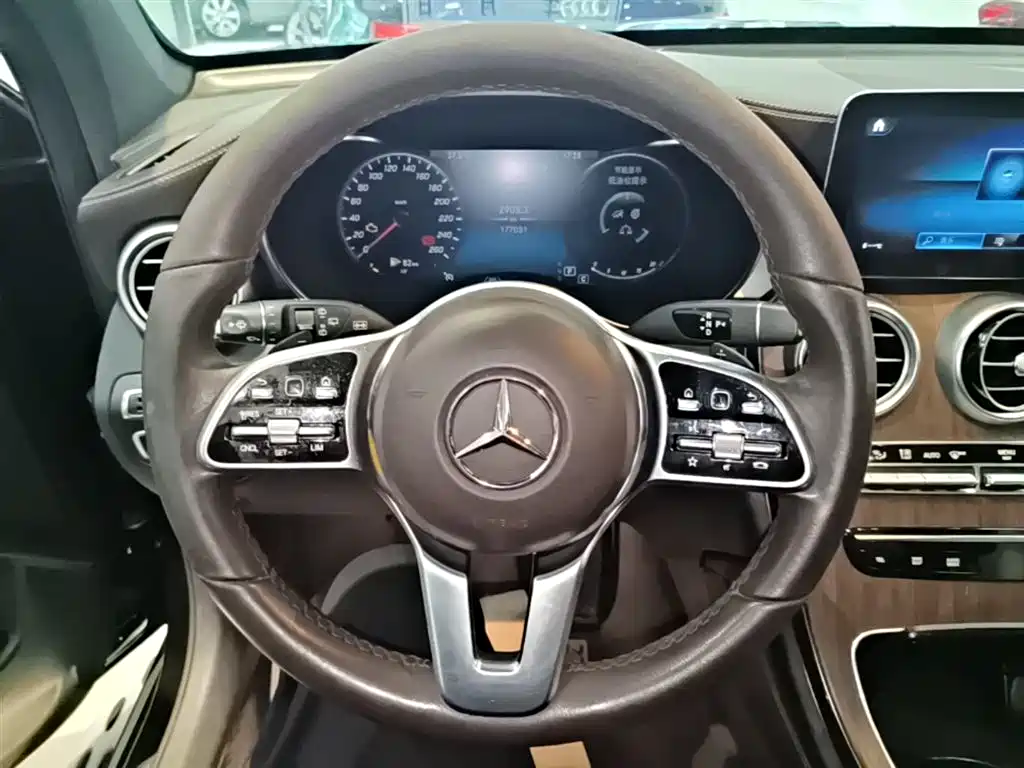 Mercedes-Benz GLC 2021 GLC 300 L 4MATIC Sporty фото 11