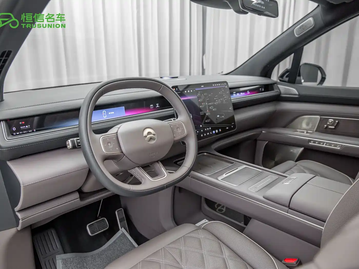 NIO ES8 2026 2025 Model 6-Seat Executive Luxury Edition