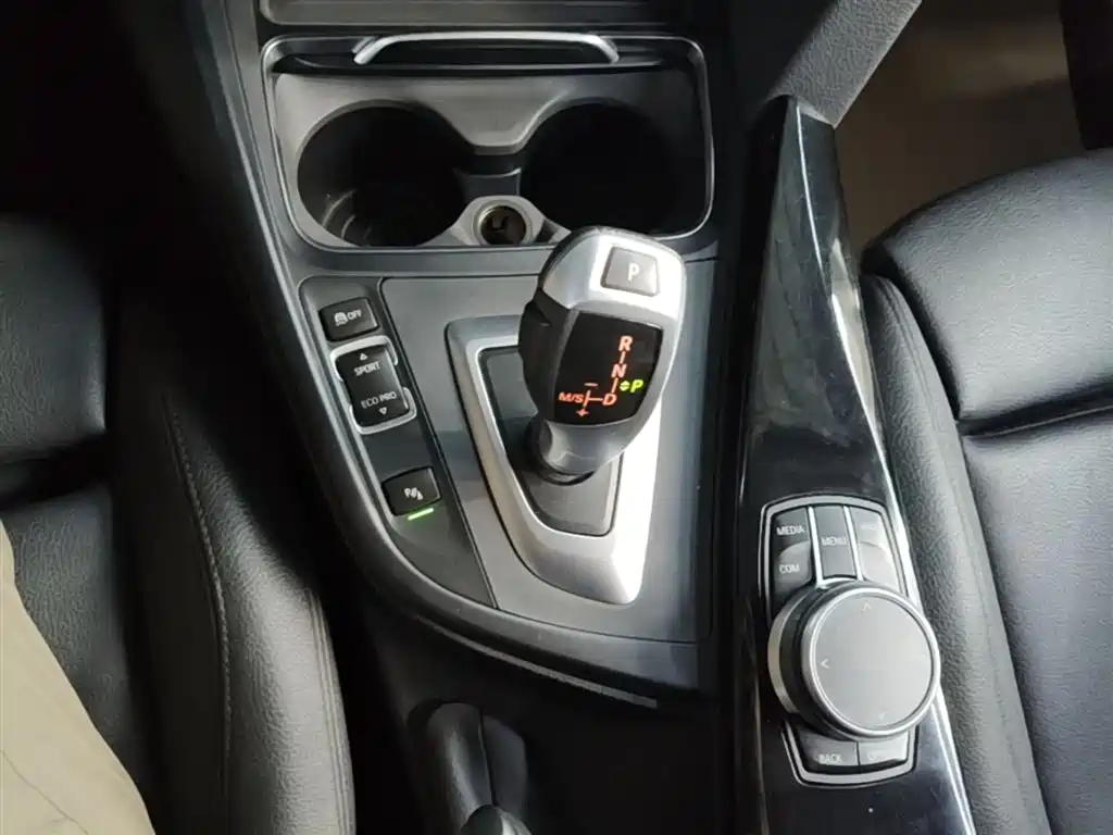 BMW 3 Series GT 2019 320i M Sport Package фото 14