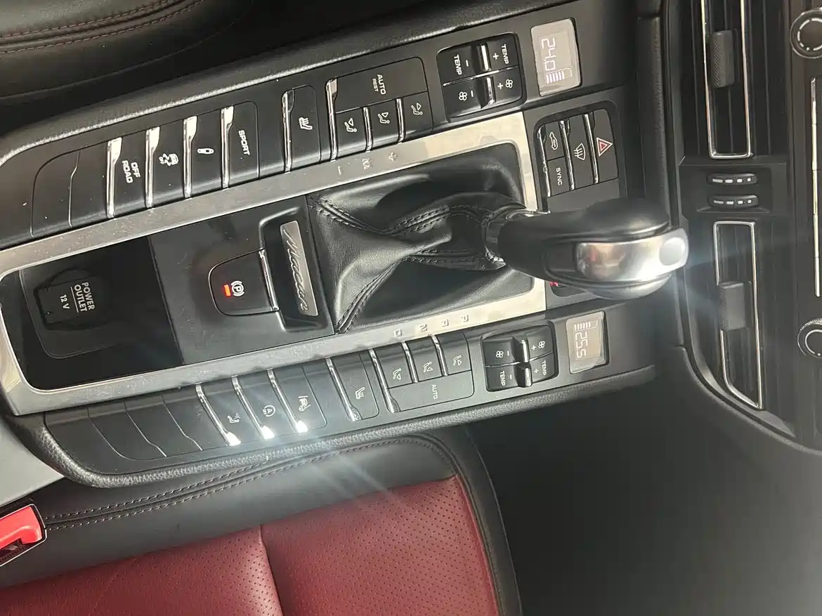 Porsche Macan 2018 Macan 2.0T фото 8