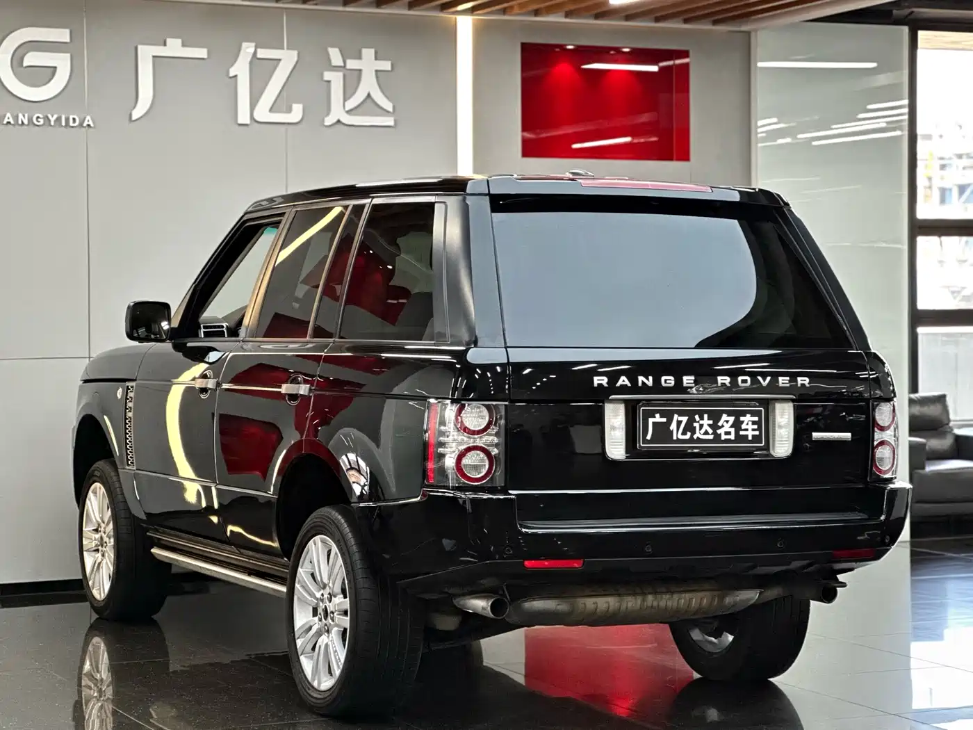 Land Rover Range Rover 2011 5.0 SC V8 фото 27