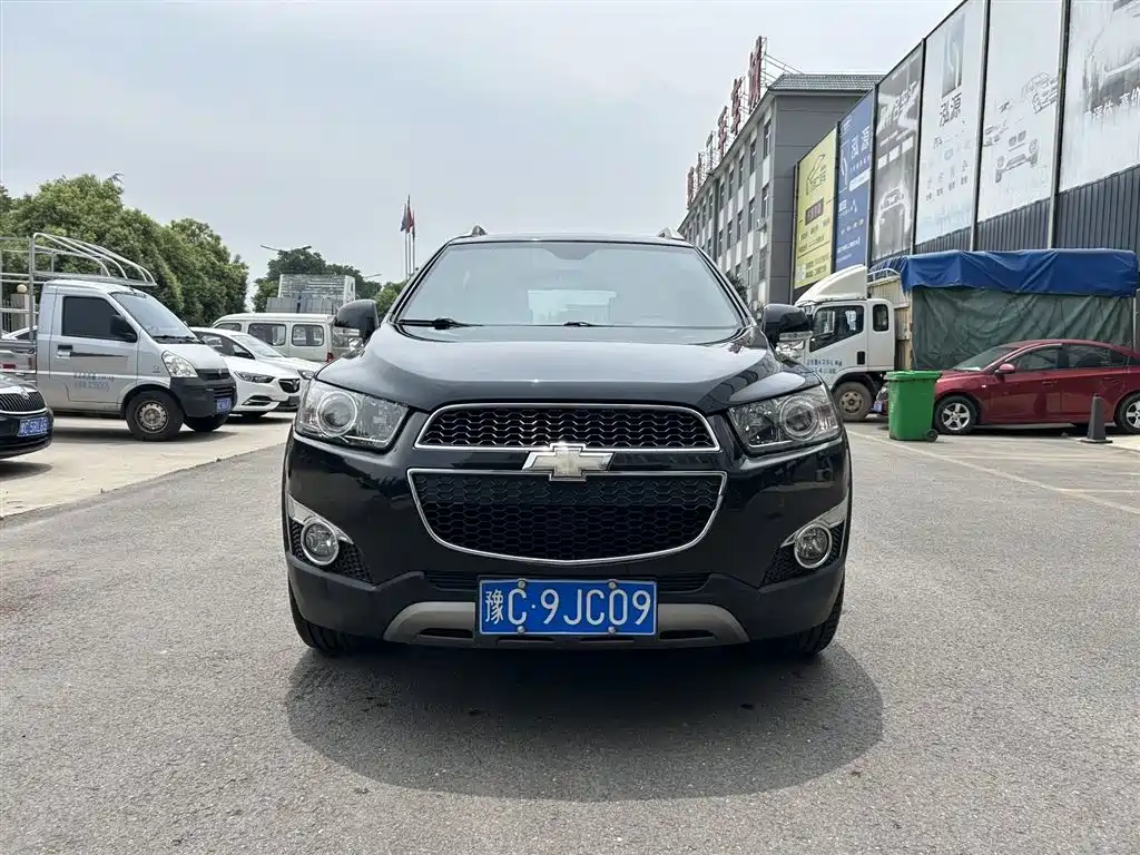 Chevrolet Captiva (Import) 2011 Model 2.4 AT 7-Seater Luxury Navigation Edition фото 2