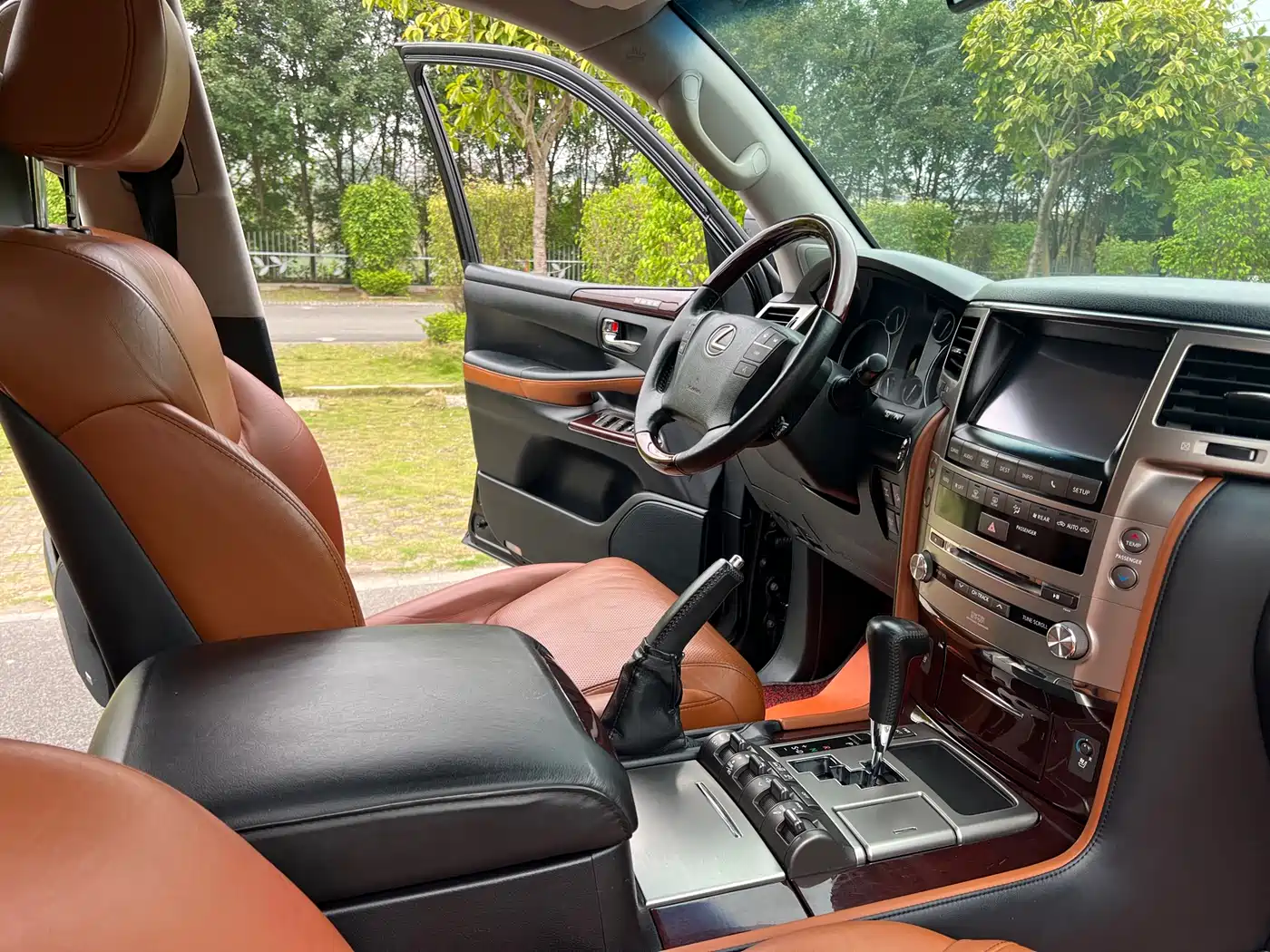 Lexus LX 2013 570 фото 22