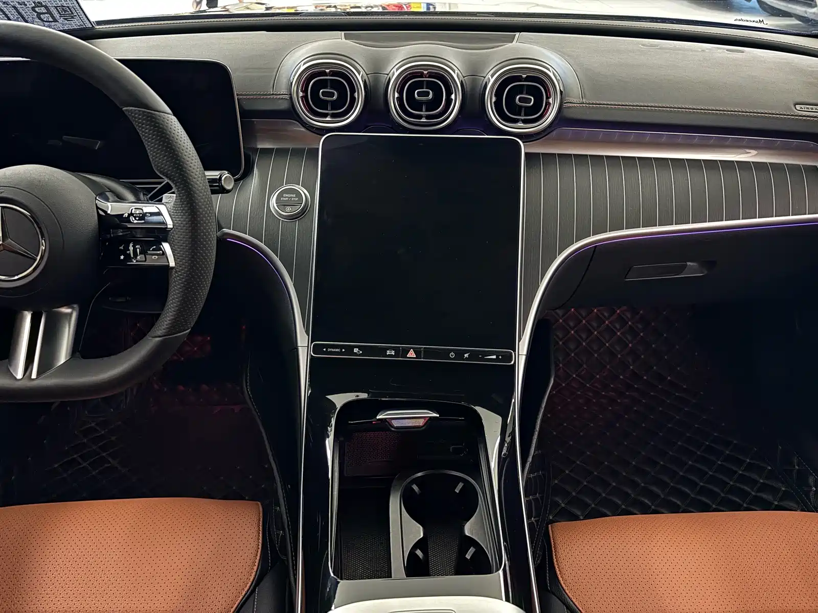 صورة 18 - Mercedes-Benz C-Class