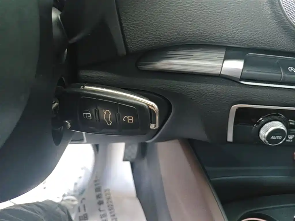 Audi A3 2015 Sportback 35 TFSI Millionth Anniversary Comfort Enjoyment Type фото 9