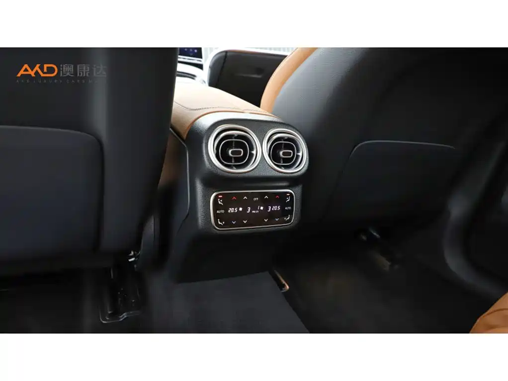 Mercedes-Benz GLC 2023 Facelift GLC 260 L 4MATIC Luxury 5-Seater фото 9