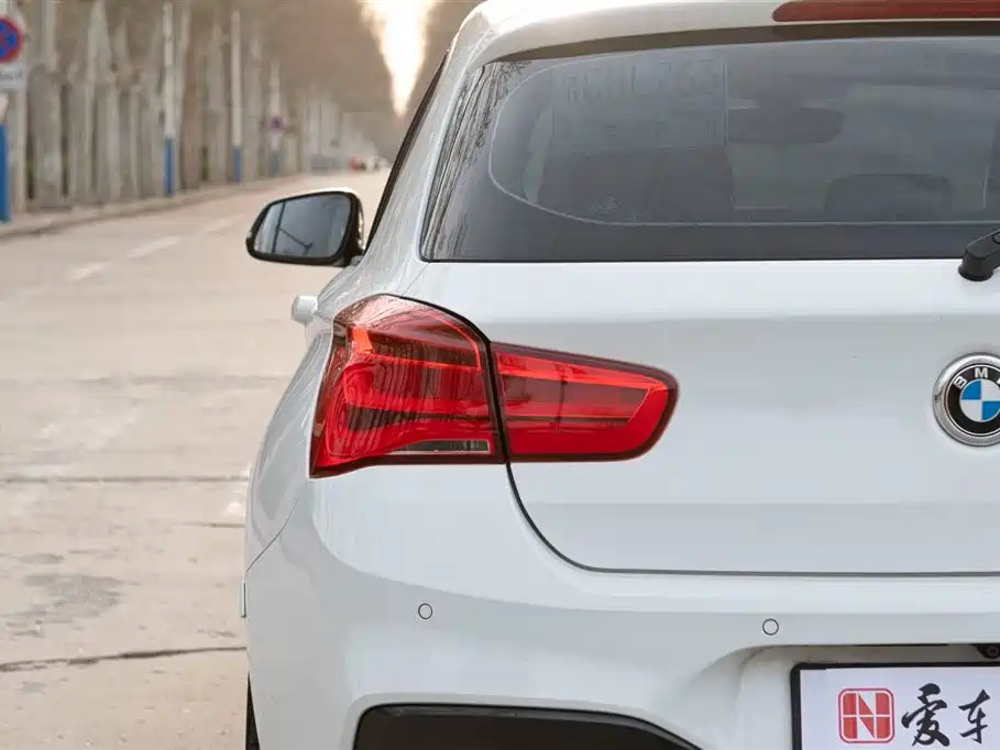 BMW 1 Series (Import) 2018 120i M Sport Package фото 15
