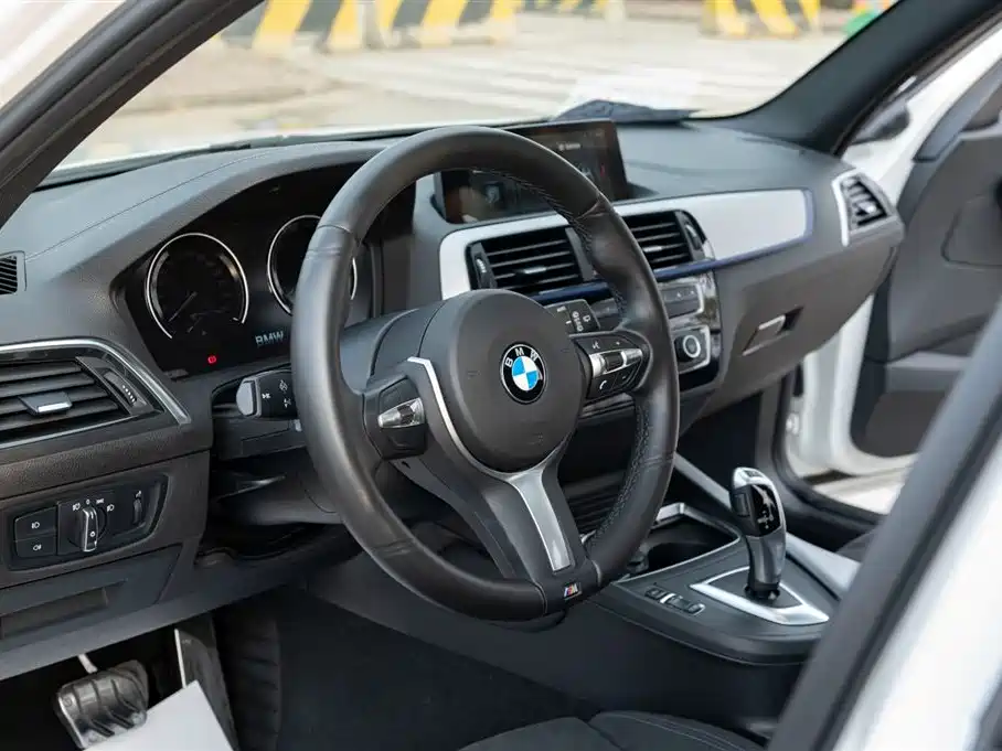 BMW 1 Series (Import) 2018 120i M Sport Package фото 21