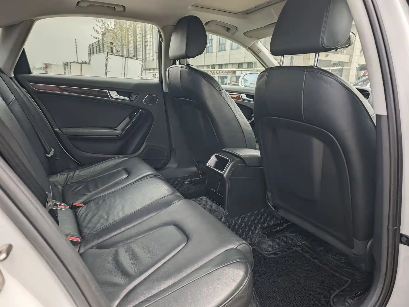 Audi A4L 2013 35 TFSI Automatic Comfort фото 9