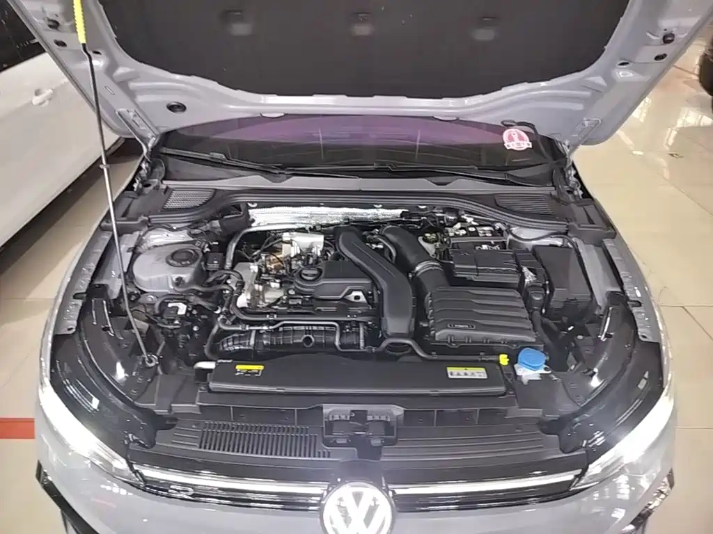 Volkswagen Golf 2025 2025 Second Facelift 300TSI R-Line