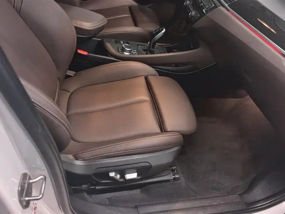 BMW X1 2022 sDrive25Li Leading фото 8