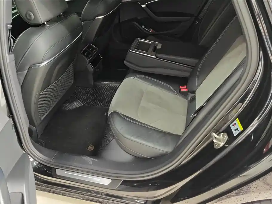Audi A6L 2021 45 TFSI Exclusive Sport фото 11