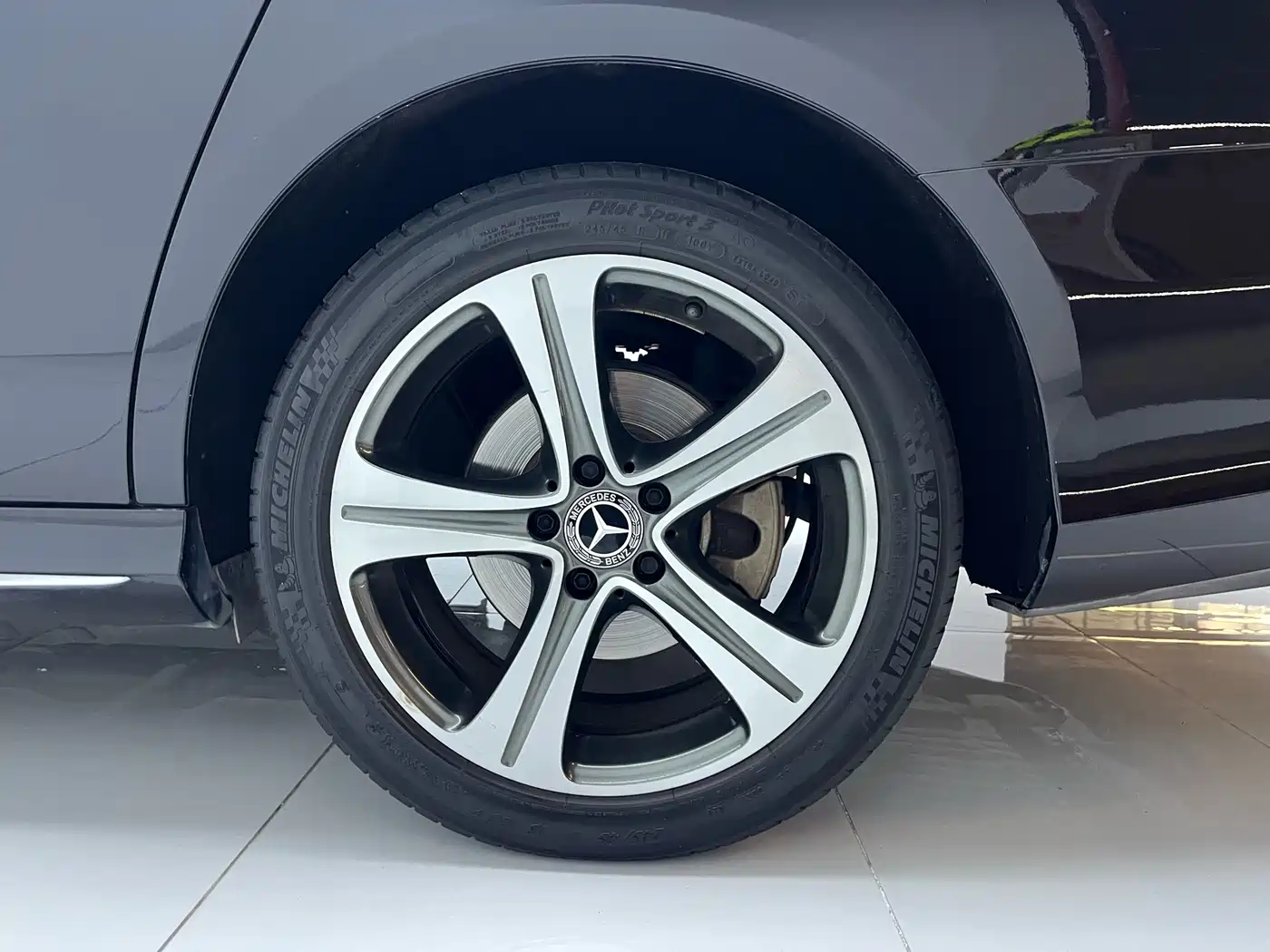 Mercedes-Benz E-Class 2016 E 200 L Sport Type фото 4