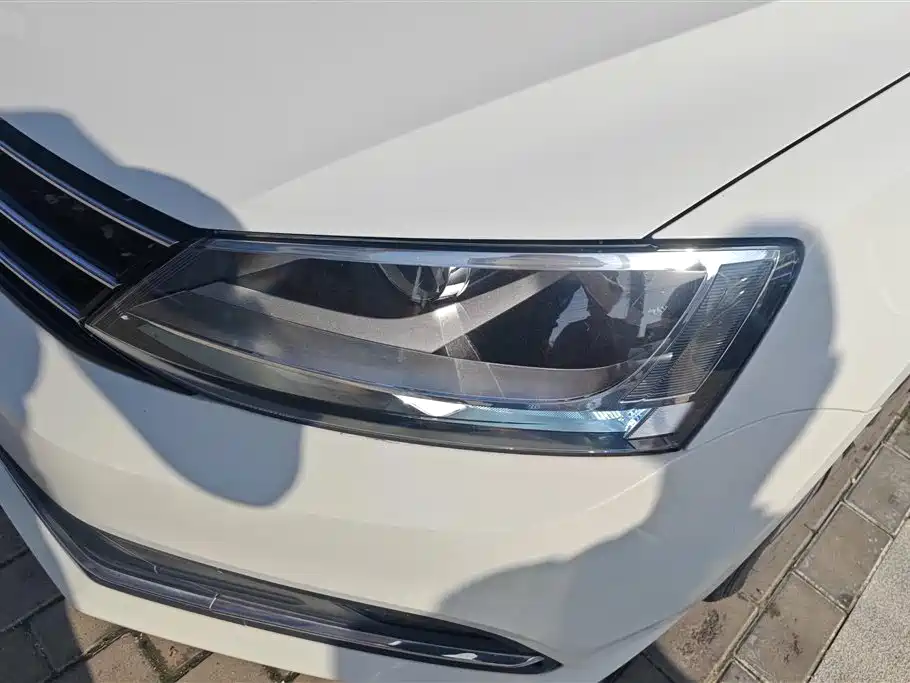 Volkswagen Sagitar 2018 1.6L Automatic Comfort фото 5