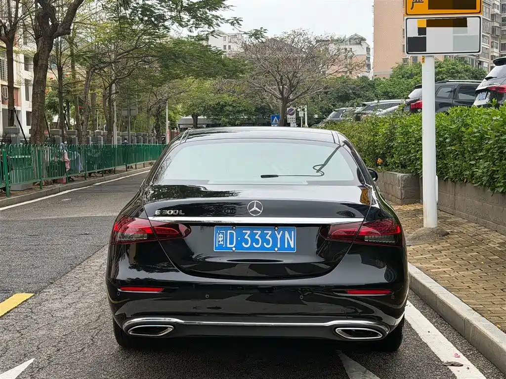 MERCEDES-BENZ E CLASS