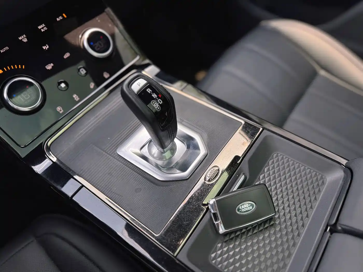 Фото 21 - Land Rover Range Rover Evoque