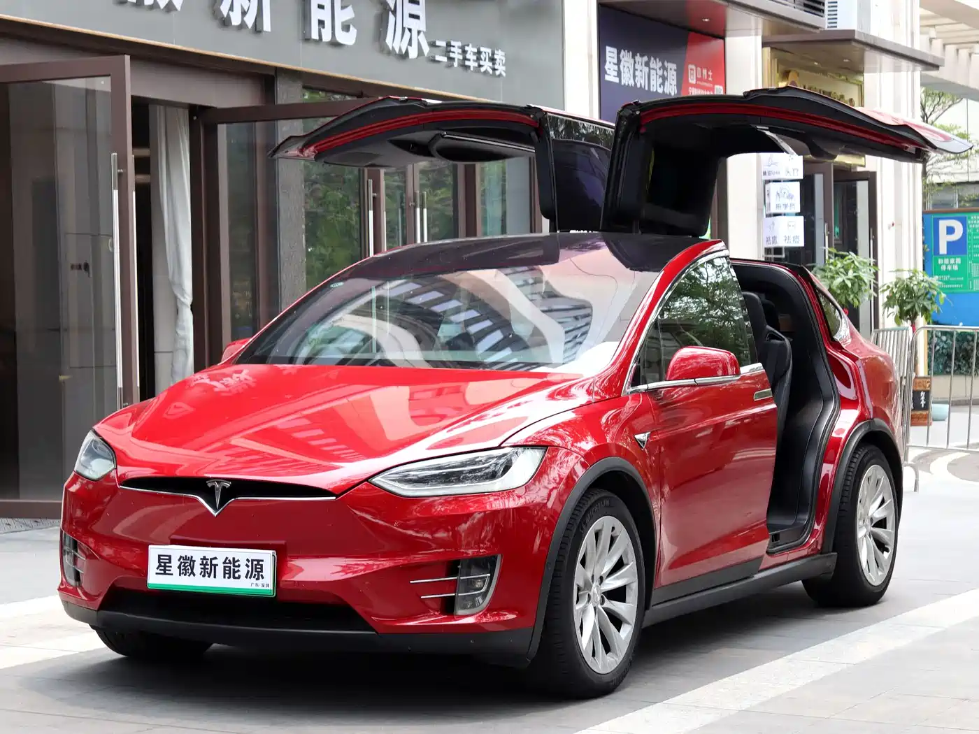 TESLA MODEL X
