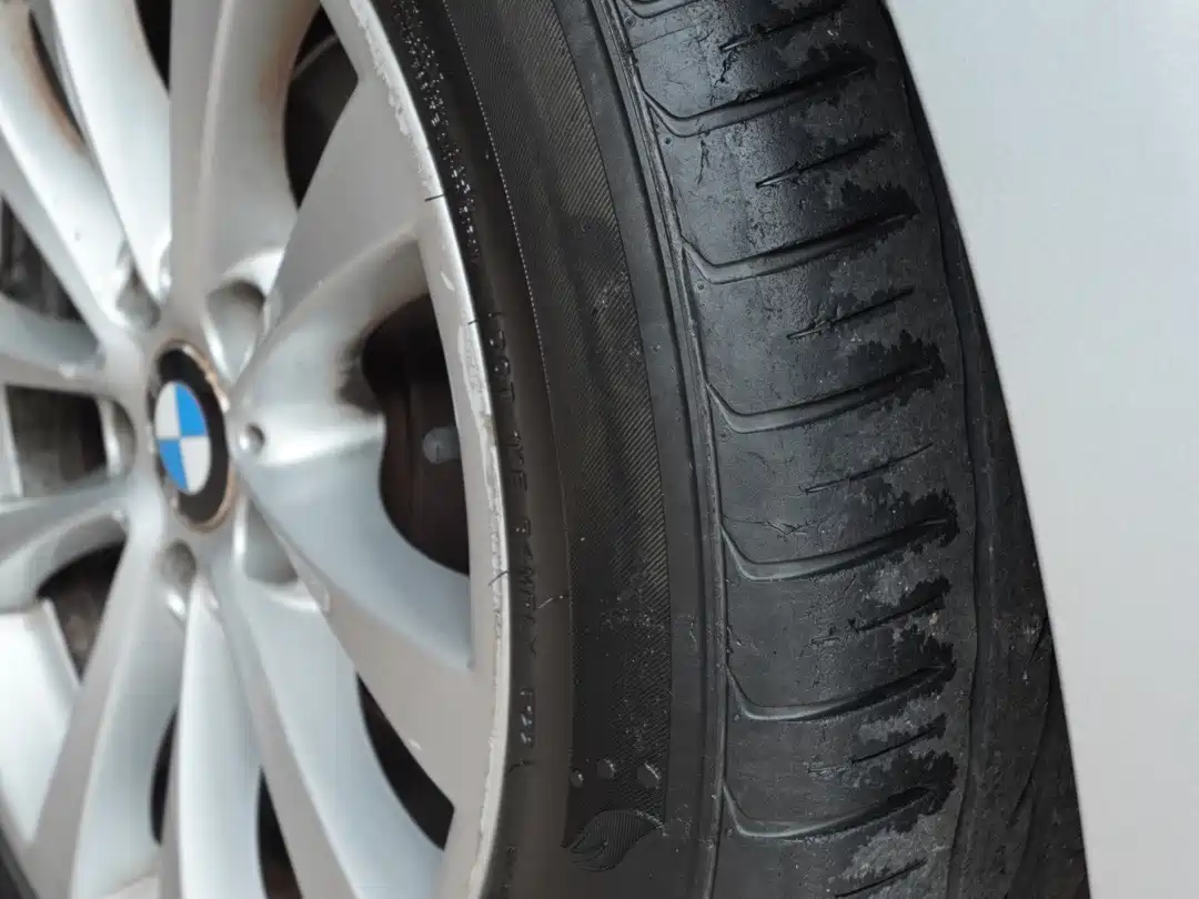 BMW 3 Series GT 2013 Model 320i Leading фото 5