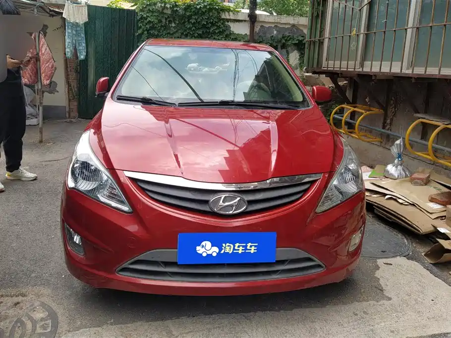 Hyundai Verna 2010 Sedan 1.4L Automatic Fashion GT фото 2