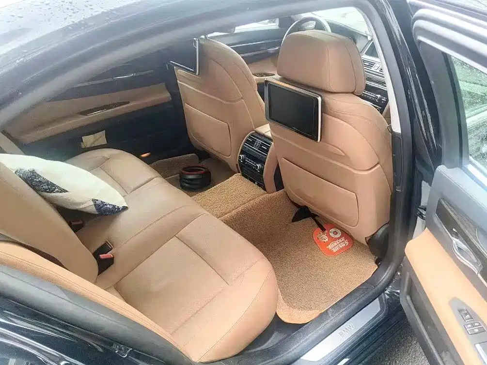 Фото 6 - BMW 7 Series