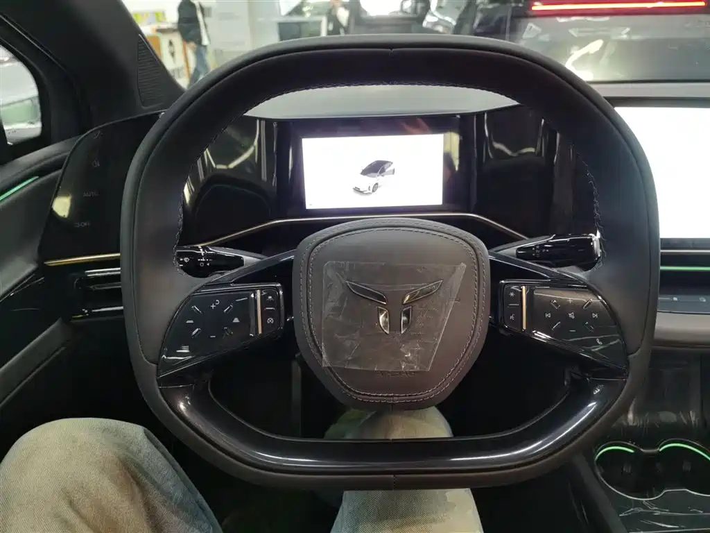 Hongqi EH7 2024 640 Pro+ AWD Edition фото 11