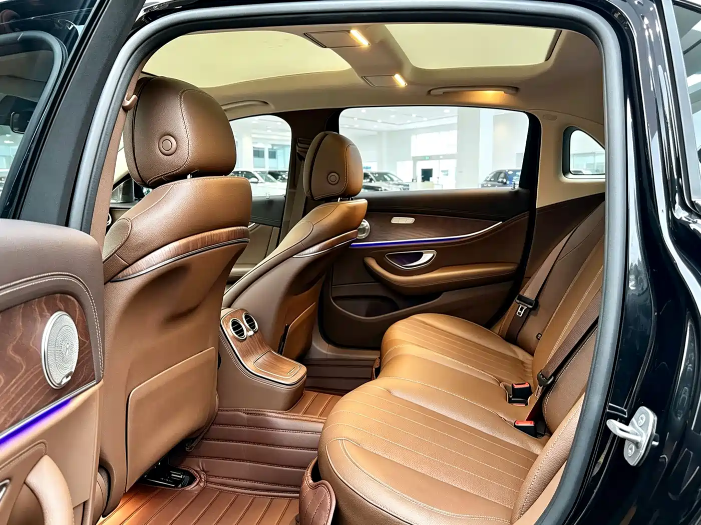 Mercedes-Benz E-Class 2021 E 260 L фото 6