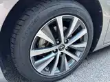 Photo 18 - Lexus ES