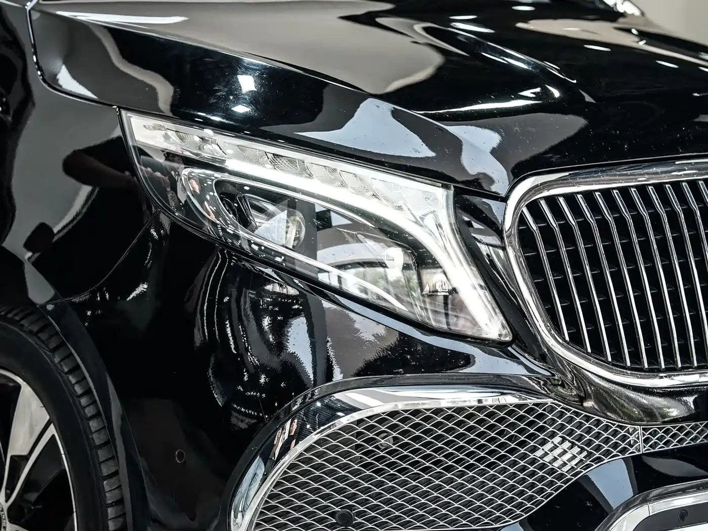 Mercedes-Benz V-Class 2020 Model V 260 L Long Wheelbase Luxury фото 23