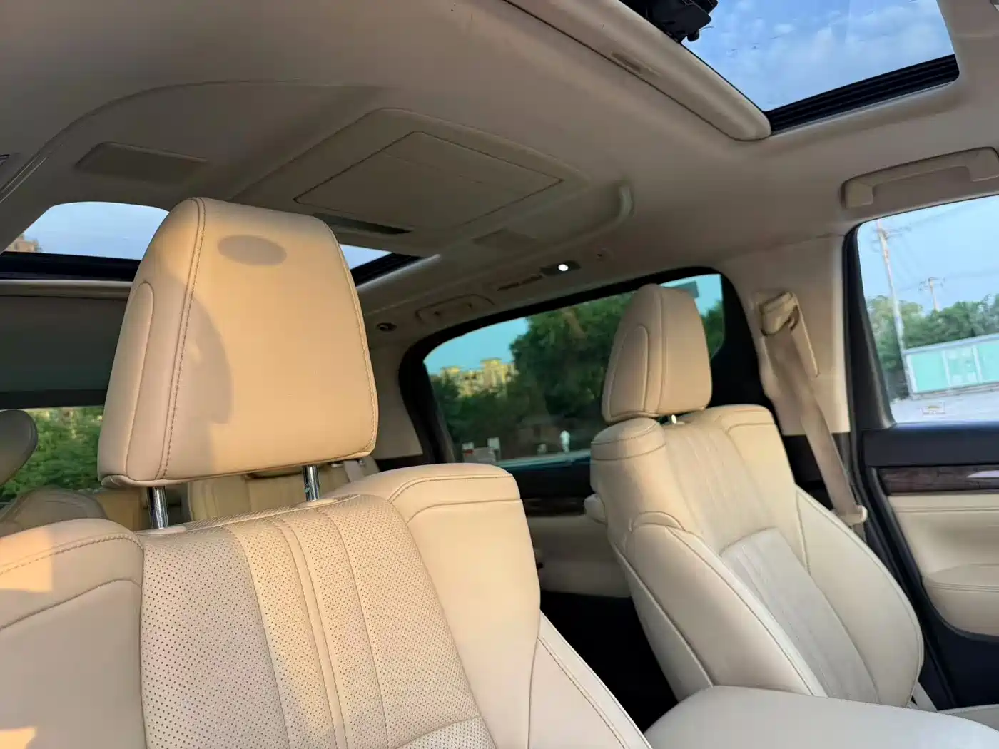 Toyota Alphard 2019 Hybrid 2.5L Premium Edition фото 17