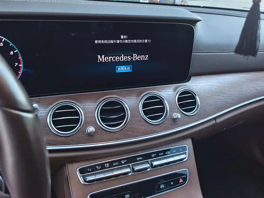 MERCEDES-BENZ E CLASS